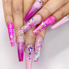 Chanel Nails Design, Nail Designs Cute, Pink Nail Art Designs, New Nail Art Design, Acrylic Nail Shapes, Chanel Nails, Stiletto Nail Art, Pink Nail Art