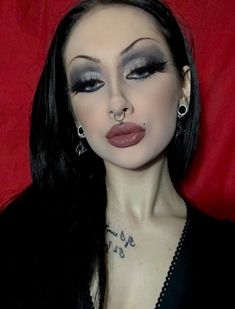 Chola Makeup, Makeup Emo, Demon Makeup, Emo Haircuts, Goth Eye Makeup, Dark Makeup Looks, Punk Makeup, Alt Makeup, Swag Makeup