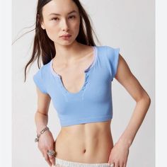 Never Worn Urban Outfitters Seamless Top 2000s Aesthetic Clothes, Ladies Crop Top, Girls Streetwear, Slim Tank Top, Women Vest, T Shirt Crop Top, Going For Gold, 2000s Aesthetic, Stripe Outfits