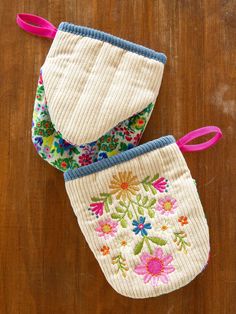 Embroidered Mini Oven Mitt Set-Cream, embroidered, Embroidered Detail, Kitchen, Mini Oven Mitts, misc, Miscellaneous, Oven Mitts-[option4]-[option5]-[option6]-Bella Bliss Boutique in Texas Cottage Bakery, Boho Candle, Folk Flowers, College Supplies, Mini Oven, Tufted Bed, Dopamine Decor, Mug Ideas, House Items