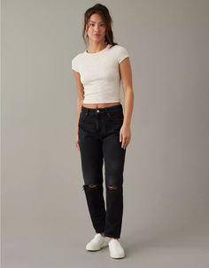 AE Strigid Mom Jean White Shirt Black Jeans, Black Mom Jeans Outfit, Black American Eagle Jeans, American Eagle Black Jeans, American Eagle Mom Jeans, Mom Jeans Outfit, Black Mom Jeans, Black Jeans Outfit, Black Ripped Jeans