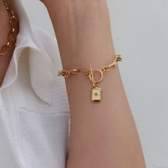 Gold Metal Chain Bracelet With Star Charm, Everyday Star Charm Bracelet, Gift Chain Bracelet With Star Charm, Metal Chain Bracelet With Star Charm As Gift, Starburst Bracelet, Starburst Pendant, Starburst Necklace, Jewelry Essentials, A Bracelet