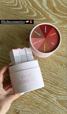 Pr Haul, Cosmetic Gift Set, Pink Lifestyle, Kylie Jenner Makeup, Makeup Items, Beauty Packaging