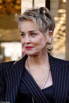 Sharon Stone Short Hair Over 50, Platinum Blonde Hair Short Older Women, Wash And Wear Short Hair, Blonde Locks, Heather Locklear, Short Grey Hair, Edgy Short Hair