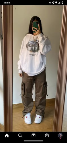 Baggy Pants And Hoodie Outfit, 90s Street Style Women, Baggy Clothes Outfit For School, Trendy Baggy Outfit, Streetwear Fashion Teen Girl, Savage Outfits Style, Cute Tomboy Outfits For School, Stylish Baggy Outfits, Baggy Clothes Streetwear