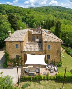 Stunning stone farmhouse for sale in Tuscany Tuscany House Plans, Tuscany Bedroom, Tuscan Pool, Farmhouse With Swimming Pool, Tuscan Villas, Villa Farmhouse, Farmhouse With Pool