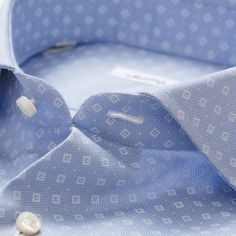 Original Retail Price: $475 NEW EU Size: 40 US Size: 15.75 Slim Fit Blue Color with Rhombus and Dot Pattern 100% Cotton Standard Cuff Spread Collar Australian Mother of Pearl Buttons Made in Italy Measurements: Chest: (Pit to Pit x2) 44" Back Length : 34" Sleeve Length: 26" This product is located in our EU warehouse. Dot Shirt, New Uses, Mother Of Pearl Buttons, Pearl Buttons, Dots Pattern, Mother Of Pearl, Blue Color, Slim Fit, Cuff