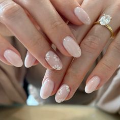 Neutral wedding nails with a simple nail deisgn! The white flower accents are so cute with the milky white polish🤍 and her gorgeous oval diamond ring 😍 Milky Nails, Daisy Wedding, Simple Gel Nails, Casual Nails, روتين العناية بالبشرة, Bride Nails, Short Acrylic Nails Designs