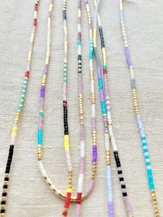 Colorful Beaded Necklace, Hand Beaded Necklace, Minimalist Necklace Gold, Tiny Necklace, Handmade Friendship Bracelets, Diy Bracelets Tutorials, Beaded Collar Necklace, Miyuki Bracelet, Necklace Clasps