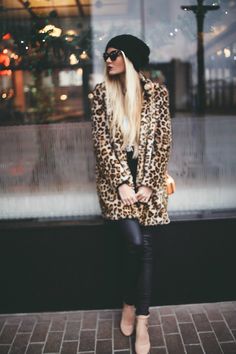 faux fur leopard coat Mode Prints, Fashion Stand, Coat Outfit, Long Blonde, Long Blonde Hair, Looks Style