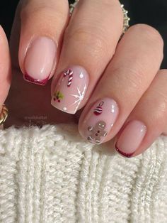 Nail Tip Inspiration, Extra Short Christmas Acrylic Nails, Nails Cute Christmas, Tiny Design Nails, Gel Nail Xmas Designs, Christmas Gel Nails Glitter, Nude Nails For Christmas, Christmas Nails￼, Christmas Nails Polish