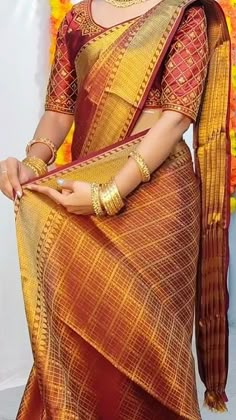 New Look Saree Design, Royal Blouse Designs Indian, Katapadrachi Saree Blouse Design, New Dress Designs For Wedding, How To Tie Saree Perfectly, Saari Drape Style, Dress Out Of Saree Design, South Indian Saree Draping Styles, How To Wear Saree Tutorials