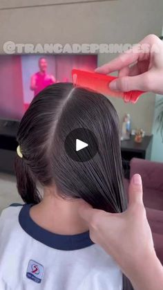 Penteado infantil com trança, lindo demais 😍😍 | Penteado infantil com trança, lindo demais 😍😍 | By Dicas de Cabelo | Facebook