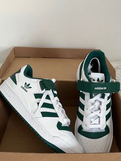 Adidas Forum Low Green Outfit, Popular Shoes 2023, Adidas Aesthetic Shoes, Adidas Forum Low Green, Adidas Vintage Shoes, Brazilian Nuts, Shoes Aesthetic, Trendy Shoes Sneakers