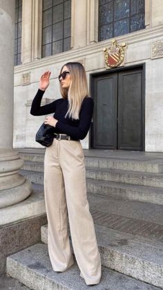 Beige Jeans Outfit, Beige Pants Outfit, Wide Leg Outfit, Legs Outfit, Wide Leg Pants Outfit, Leg Pants Outfit, Beige Outfit, Casual Outfit Inspiration, Beige Pants