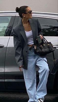 Fall fashion streetstyle- oversized blazer, baggy jeans Neue Outfits, Cooler Look, Looks Chic, Blazer Outfits, Fashion Streetwear, 가을 패션