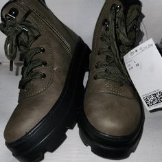 New With Tag H&M Boys' Boots Size 1. Please See Pictures And Feel Free To Ask Questions. Casual Green Martin Boots For Winter, Casual School Boots With Round Toe, Casual Round Toe School Boots, Casual Round Toe Boots For School, Boots For Streetwear With Round Toe, Casual Winter Boots For School, Casual Winter School Boots, Green Casual Combat Boots With Round Toe, Casual Green Combat Boots With Round Toe