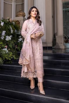 Nude Colour, Fuchsia Wedding, Pakistani Formal Dresses, Bridal Mehendi, Chiffon Sleeves, Chiffon Collection, Embroidered Chiffon, Delicate Embroidery, Pakistani Dress