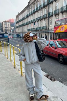 Sofia Coelho, Japan Outfit, Fits Aesthetic, Cold Outfits, Future Outfit, Urban Outfits, Wearing Clothes, Inspiration Mode, Looks Style