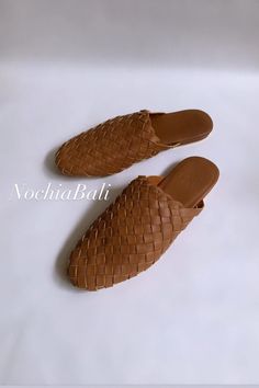 Handwoven Mule Handmade Loafer Unisex Woven Slides Leather - Etsy Indonesia Summer Mules, Leather Slides, Mule, Slides, Hand Weaving, Loafers, Indonesia, Ships, Leather