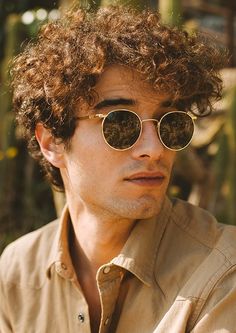 Gentlemen's Club, Best Sunglasses, Mens Fashion Blog, Stylish Glasses, Trending Sunglasses, Cool Sunglasses