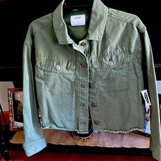 Brand New Never Worn Army Style Jean Jacket Casual Long Sleeve Cropped Jacket For Day Out, Casual Cropped Outerwear With Pockets, Casual Green Utility Jacket For Fall, Casual Cropped Jacket For Winter Day Out, Casual Cropped Outerwear For Day Out, Green Collared Utility Jacket For Spring, Casual Cropped Outerwear For Fall, Casual Cotton Cropped Jacket For Day Out, Casual Cotton Cropped Jacket