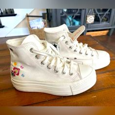 Converse All Star Size 3 1/2 High Top Platform Sneakers Embroidered Like New, Never Worn Except Around House Trying On. Platform Converse Embroidered, Bday Stuff, Shoes Converse, Converse White, Kids Converse, Converse All Star, Platform Sneakers, Converse Shoes, High Top