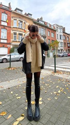 Elegant Ootd, Christmas Eve Outfit, Nyc Outfits, Europe Outfits, Outfit Chic, Italy Outfits, Cold Outfits, Eve Outfit, Elegante Casual