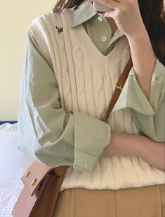 #kpop #korean #aesthetic #koreanaesthetic #beigeaesthetic #ootd #studygram #ipad #outfit Clothes Korean Style, Uni Outfits, Outfit Inspo Casual, Easy Trendy Outfits, 가을 패션, Professional Outfits, Casual Style Outfits