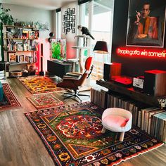 Cozy home decor ideas Living Room Persian Rug, Rug In Living Room, Living Room Boho Decor, Room Boho Decor, Boho Living Room Rug, Throw Pillow Couch, Music Room Design, Home Music Rooms