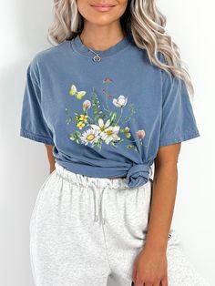 Vintage Pressed Flowers Shirt Comfort Colors Boho Cottagecore Tshirt Botanical Floral Tee Wildflowers Sweatshirt Fairycore Gift Garden Lover  Cottagecore aesthetic for the flower and garden lover. Comfort Colors brand, garment-dyed 100% ringspun cotton. To ensure sizing, refer to size chart in photos and compare measurements to those of a sweatshirt you already own that fits well. FIT & SIZING:  Sweatshirt has a unisex fit and runs true to size.  Please refer to size chart, (found in photos), be Spring Cottagecore Shirt With Relaxed Fit, Cottagecore Relaxed Fit Short Sleeve Tops, Cottagecore Short Sleeve Top For Spring, Summer Cottagecore Shirt With Relaxed Fit, Relaxed Fit Cottagecore Tops With Plant Print, Relaxed Fit Cotton Top In Cottagecore Style, Cottagecore Relaxed Fit Summer Shirt, Spring Cottagecore Tops With Plant Print, Cottagecore Tops With Plant Print And Relaxed Fit