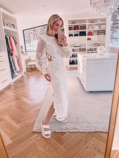 unique little white dresses, white dresses 2022, white dresses, best white dresses, erin busbee, busbee style, elliatt backless tassel dress Unique White Dress, Women Smart Casual, White Dress Midi, Erin Busbee, Mini White Dress, Busbee Style, Alexis Dress, Smart Casual Women, Little White Dress