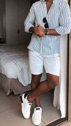 Summer Look Men Outfit Ideas, Summer Outfits For Men 2023, Summer In Italy Outfits Men, Men Looks Summer, Mens Outfits 2023 Summer, Summer Outfits Men College, Mens Italy Outfit, Men 2023 Fashion Summer