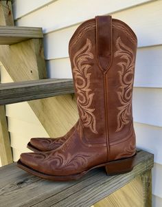 Ariat Women's Hazen Whisky Barrel Snip Toe Cowgirl Boots 10042382 – Painted Cowgirl Western Store Authentic Cowboy Boots, Mini Cowgirl Boots, Cute Cowboy Boots For Women, Boot Barn Boots, Women Western Boots, Texan Boots, Outfit With Brown Cowgirl Boots, Women’s Cowgirl Boots, Womens Weatern Boots