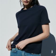 T-Shirt Made Of Cotton. Round Neck And Short Sleeves. Color: Navy Blue Cute Tube Tops, Ribbed Turtleneck Top, Ruffle Collar Blouse, Collar Bodysuit, Cargo Shirts, Cutout Bodysuit, Zara Crop Top, Zara Shirt, Asymmetrical Tops