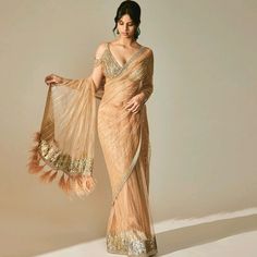 Manish Malhotra Saree, Saree Looks, Suhana Khan, Golden Saree, Manish Malhotra, Indian Couture, Saree Trends, Kiara Advani, Anushka Sharma