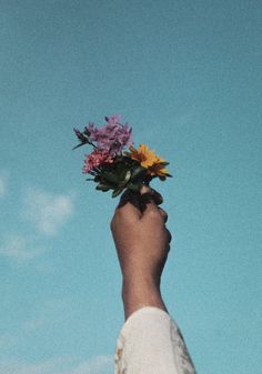 Holding the flowers Black Hands Holding Flowers, Holding Flowers Pose, Hand Holding Candle, Jordan Stephens, Flower In Hand, Cardboard Ideas, Holding Candle