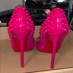 Hate To See This Item Go, But Not Getting Any Use Out Of It Adorable Hot Pink Lb’s 4 1/2 Inch Heel Size 36.5 Already Has Protective Covering On Toe Area Of Sole Questions? Leave A Comment Below! Hot Pink Heels, Shoes Pink, Shoes Collection, Pink Heels, Hot Shoes, 2 Inch Heels, Dream Shoes, Louboutin Shoes, New Girl