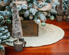 a decorated christmas tree in a living room