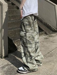 Summer Full-length Wide Leg Cargo Pants, Khaki Full-length Cargo Pants For Summer, Casual Camouflage Pants With Hip Pockets, Baggy Full-length Cargo Pants, Casual Camouflage Parachute Pants With Straight Leg, Casual Camouflage Straight Leg Parachute Pants, Camouflage Full-length Parachute Pants With Pockets, Full Length Camouflage Parachute Pants With Pockets, Camouflage Baggy Trousers