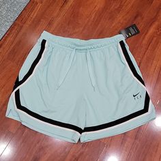 Nwt Nike Dri-Fit Basketball Shorts. They Have 2 Front Pockets. Color Is A Mint Green. Style Is Standard Fit. Cute Basketball Shorts Outfit, Basketball Practice Outfit, Basketball Shorts Outfit, Basketball Fits, Nike Shorts Outfit, Basketball Things, Basketball Leggings, Cute Running Outfit, Womens Basketball Shorts