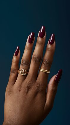 Different Red Shades Nails, Maroon Nails Black Women, Fall Nails Marron, Medium Length Manicure, Nail Art In Dark Skin, Brown Skin Fall Nails, Fall Nails Inspo Aesthetic, Brown Oval Nail Designs, Short Wine Color Nails