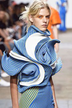 Making Fashion Move: LFW Gets The Gif Treatment+#refinery29uk Richard Malone, Marketing Project, Fashion East, Conceptual Fashion, 3d Fashion, Quirky Fashion, Futuristic Fashion