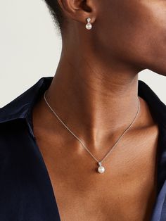 MIKIMOTO's 'Morning Dew' collection is inspired by the subtle, glittering drops of fresh water sprinkled throughout nature. Crafted from 18-karat white gold, it's strung with 0.12-carats of diamonds in a pear-shaped setting and a lustrous Akoya pearl. The understated silhouette makes it the perfect every day piece. Mikimoto Jewelry, Pearl And Diamond Necklace, Vs2 Diamond, Morning Dew, White Gold Necklaces, Pearl Set, Akoya Pearls, Sapphire Necklace, Pearl Diamond