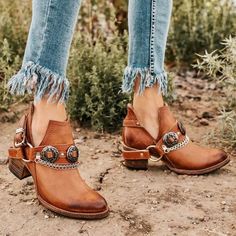 Category:Boots; Upper Materials:PU; Embellishment:Buckle; Season:Winter,Fall; Heel Type:Block Heel; Gender:Women's; Activity:Walking; Toe Shape:Round Toe; Type:Booties Ankle Boots; Style:Elegant,Vintage; Heel Height(inch):1-2; Outsole Materials:Rubber; Occasion:Outdoor,Daily; Closure Type:Zipper; Pattern:Solid Color; Listing Date:09/12/2023; Production mode:External procurement; 2023 Trends:Booties Ankle Boots,Plus Size,Cowboy Boots,Cowgirl Boots; Size chart date source:Provided by Supplier. Cowgirl Ankle Boots, Women Heel Boots, Nude Boots, Yellow Boots, Estilo Country, Mid Heels Pumps