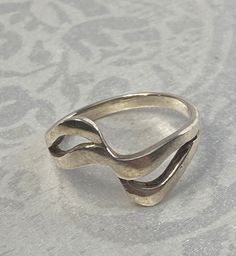 Very Lovely! Sterling Silver 925,  Wave design Band Ring  Size- 8.5  Measures : 1/2 widest  Weight : 2.9 grams  Stamped: 925  Condition : good condition  Thank you for Visiting! Wave Design, Thumb Rings, Sterling Silber, Band Ring, Jewelry Gift, Silver 925, Band Rings, Diy Jewelry, My Jewellery