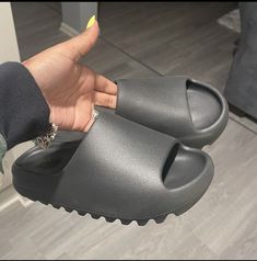 Black Adidas Yeezy Slides. Gift Ideas 2022 Yeezy Slides, Cute Nike Shoes, Cute Nikes, Yeezy Shoes