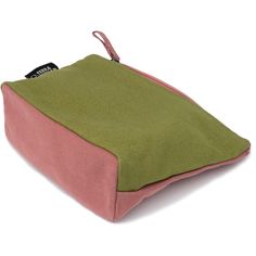 If you like to do more with less, the compact and versatile Honua Pouch is the perfect companion. This eco-friendly cosmetic bag is made with 100% organic cotton canvas—like all of Terra Thread’s sustainably made products. At just under 2L capacity, it’s the smallest of our cosmetic bags, but still big on functionality. Your purchase also supports Feeding America's campaign to end hunger by helping donate meals to kids and families in need. Makeup Pouches, Canvas Cosmetic Bag, Feeding America, Cruelty Free Cosmetics, Organic Makeup, Eco Friendly Travel, Cruelty Free Makeup, Makeup Bags, Makeup Bags Travel