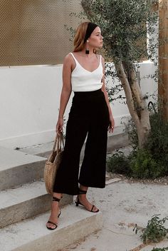 Party Outfit Summer Night, Party Outfit Summer, Summer Party Outfit Night, Street Style Summer Outfits, Culotte Style, Hot Weather Outfits, Trendy Party Outfits, Summer Night Outfit, Party Outfits Night