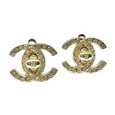 Chanel Vintage 1996 CC Rhinestone Turnlock Earrings Designer = Chanel Gemstone = Rhinestone Condition = Very Good Class = Premier Location: Glencoe Item Number: 19302-51 Item ID: 280571 Category: Earrings Chanel Vintage, Earring Sale, Vintage Chanel, Designer Earrings, Item Number, Chanel, Gemstones